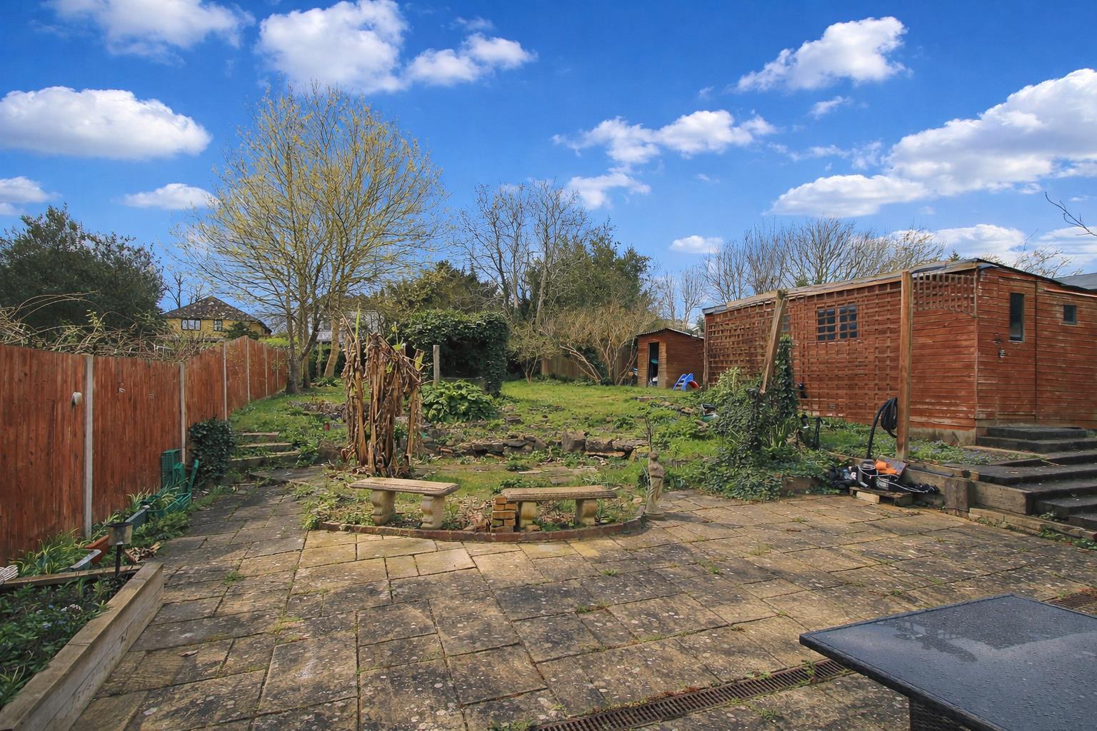 4 bed property in Stanley Park Road, Wallington